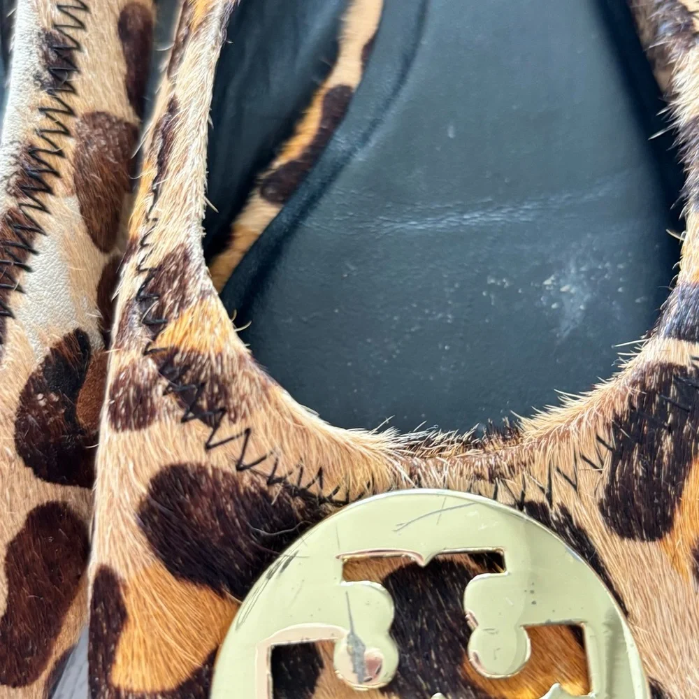 TORY BURCH Women’s Leopard Cuff Pony Hair Gold Logo REVA Ballet Flats Shoes 8.5 - Picture 4 of 10